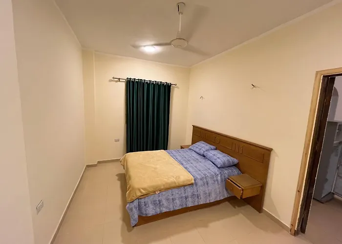 Cozy Apartment, On Sheraton Road Near Metro Market Apartment *