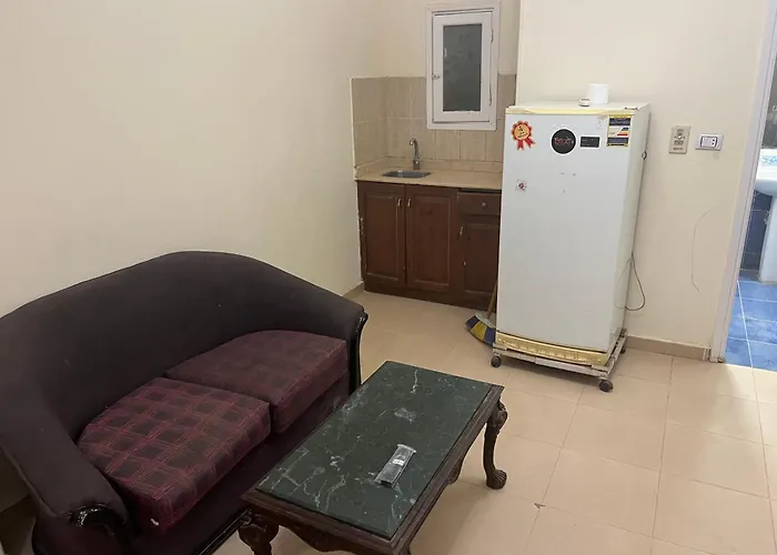 Cozy Apartment, On Sheraton Road Near Metro Market
